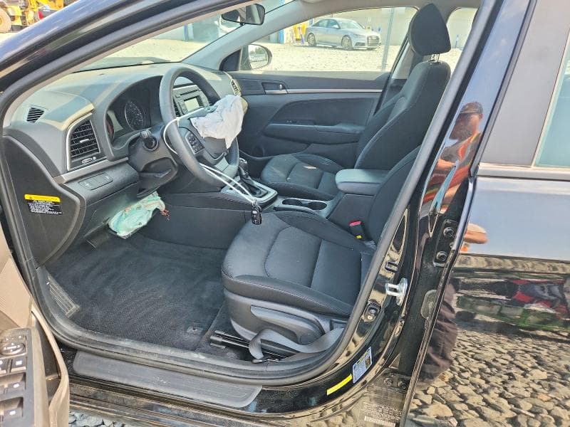 2018 HYUNDAI ELANTRA SE 7