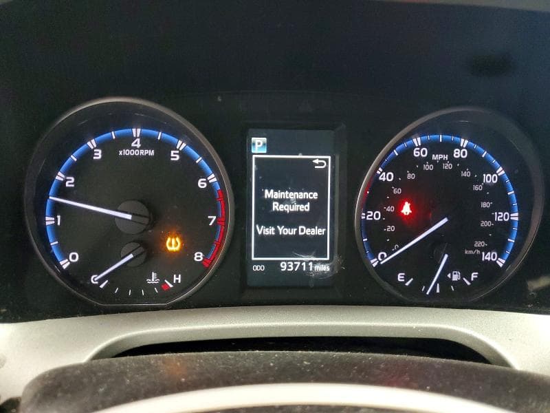 2017 TOYOTA RAV4 LE 9