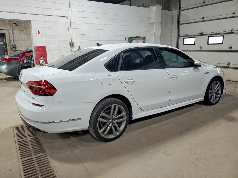 2018 VOLKSWAGEN PASSAT S 3