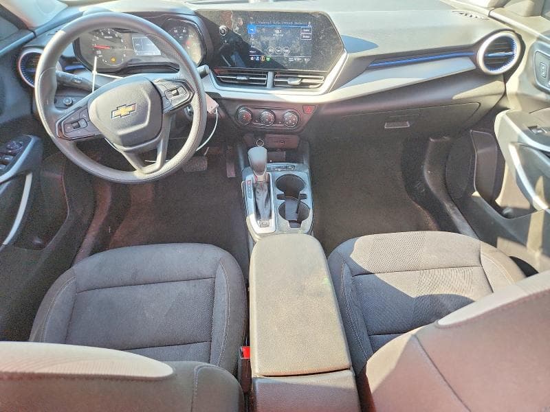 2025 CHEVROLET TRAX LS 8
