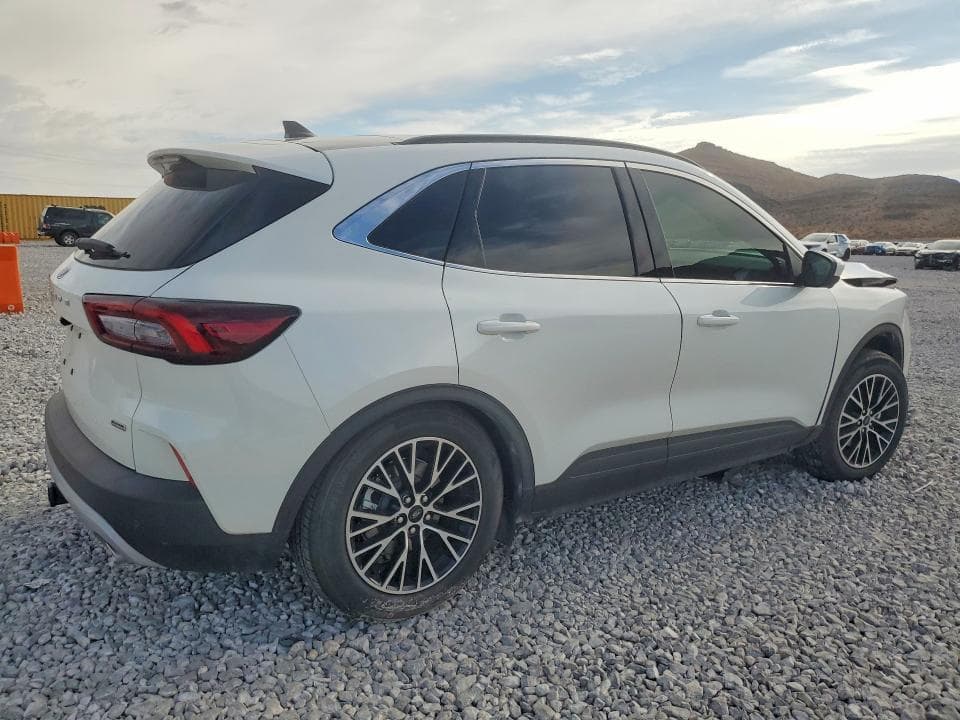 2025 FORD ESCAPE 3