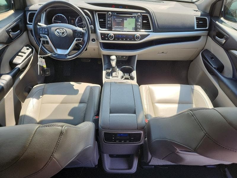 2017 TOYOTA HIGHLANDER XLE 8