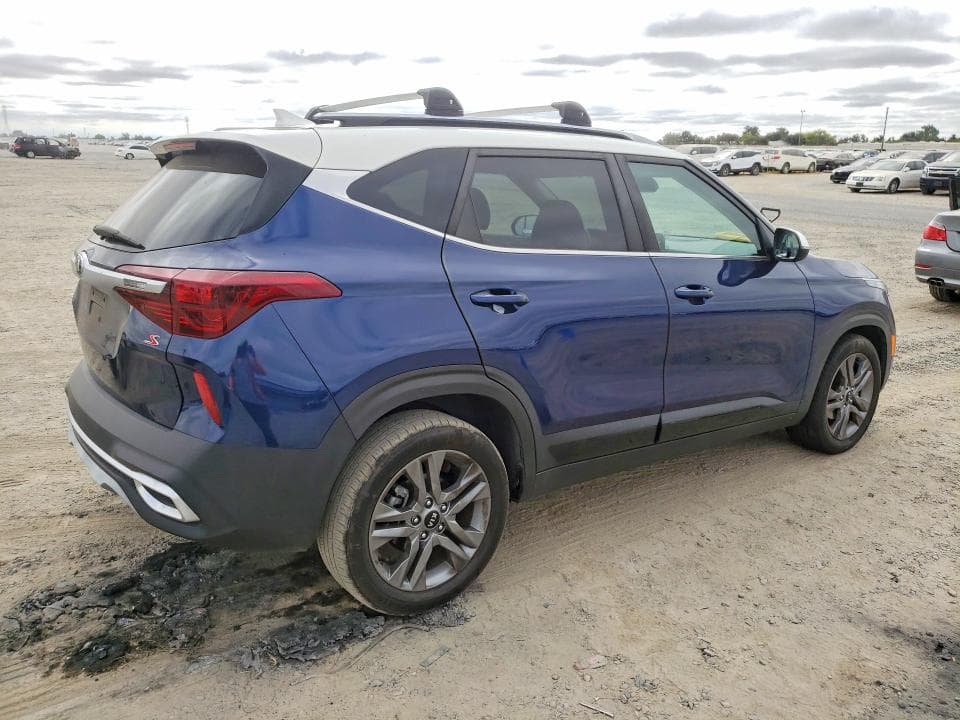 2021 KIA SELTOS S 3
