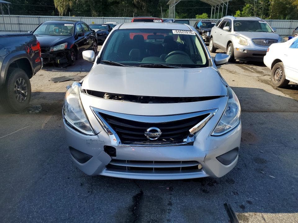 2018 NISSAN VERSA SV 5