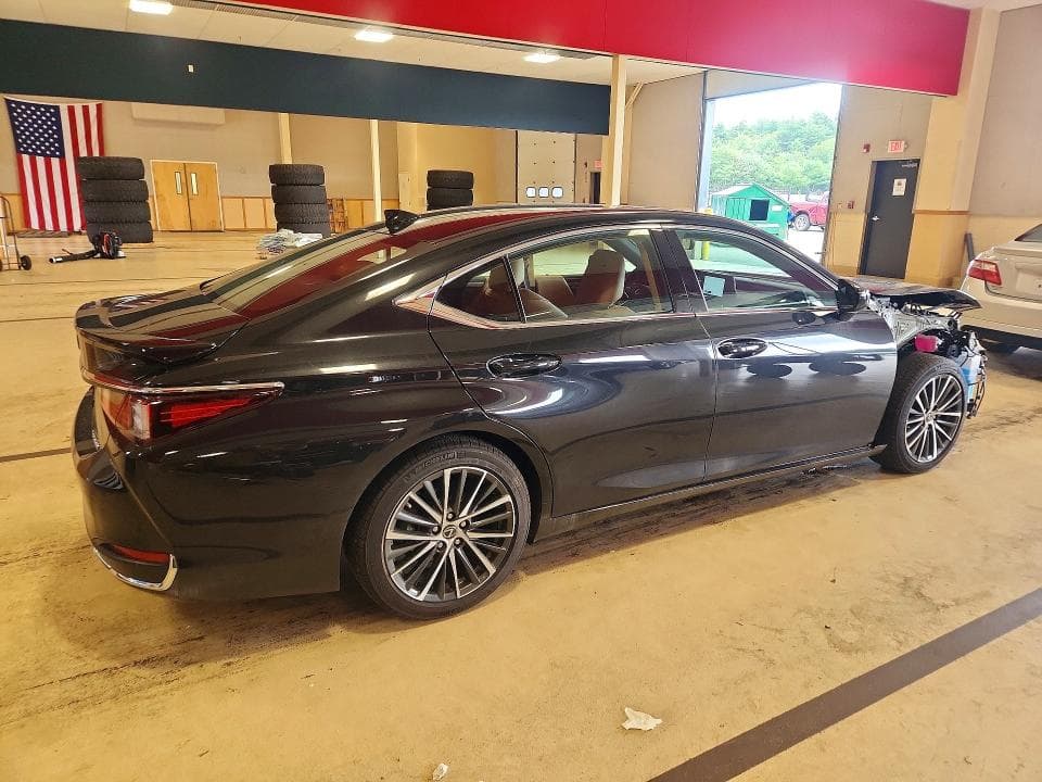 2025 LEXUS ES 300H BASE 3