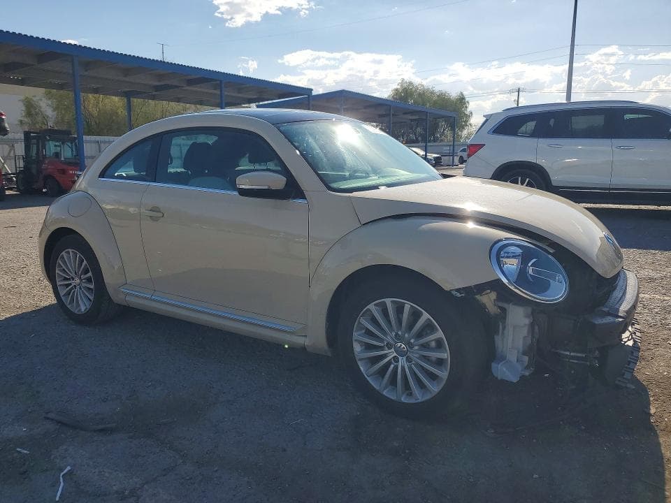 2019 VOLKSWAGEN BEETLE S 4