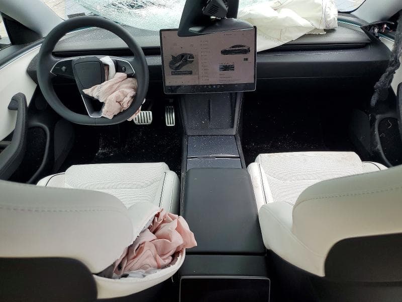 2025 TESLA MODEL 3 8