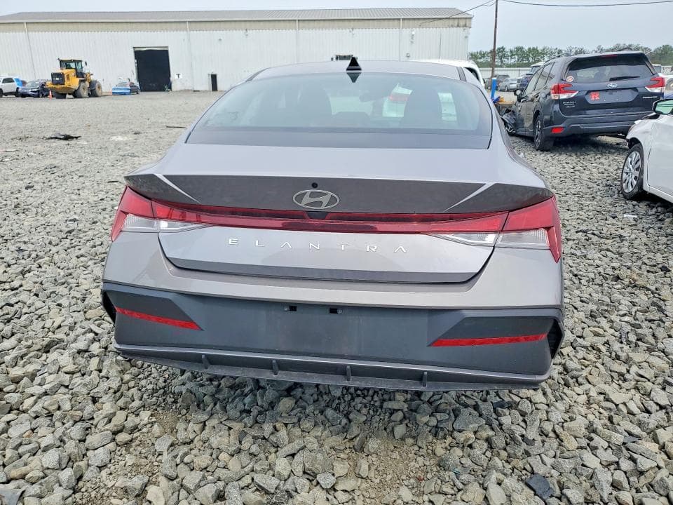 2025 HYUNDAI ELANTRA SE 6