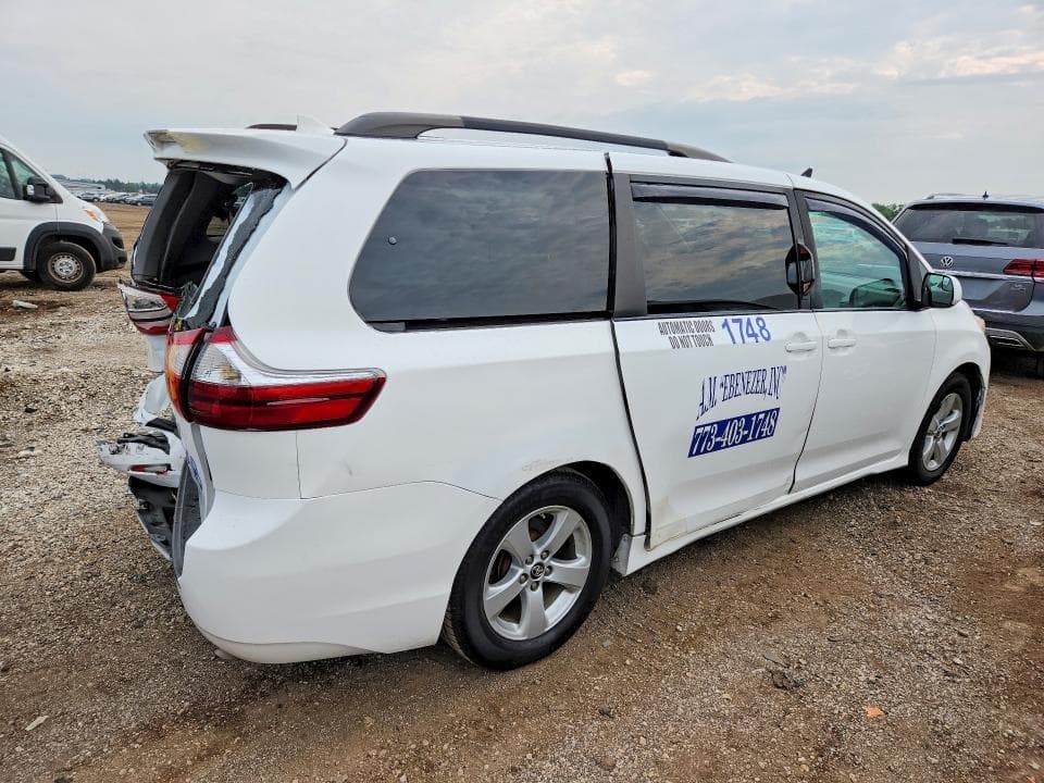 2019 TOYOTA SIENNA LE 3