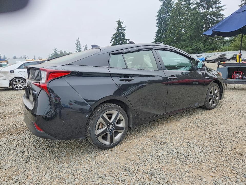 2021 TOYOTA PRIUS XLE 3