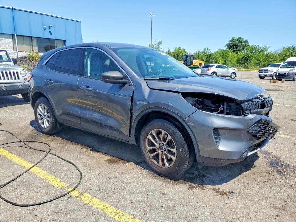 2022 FORD ESCAPE SE 4