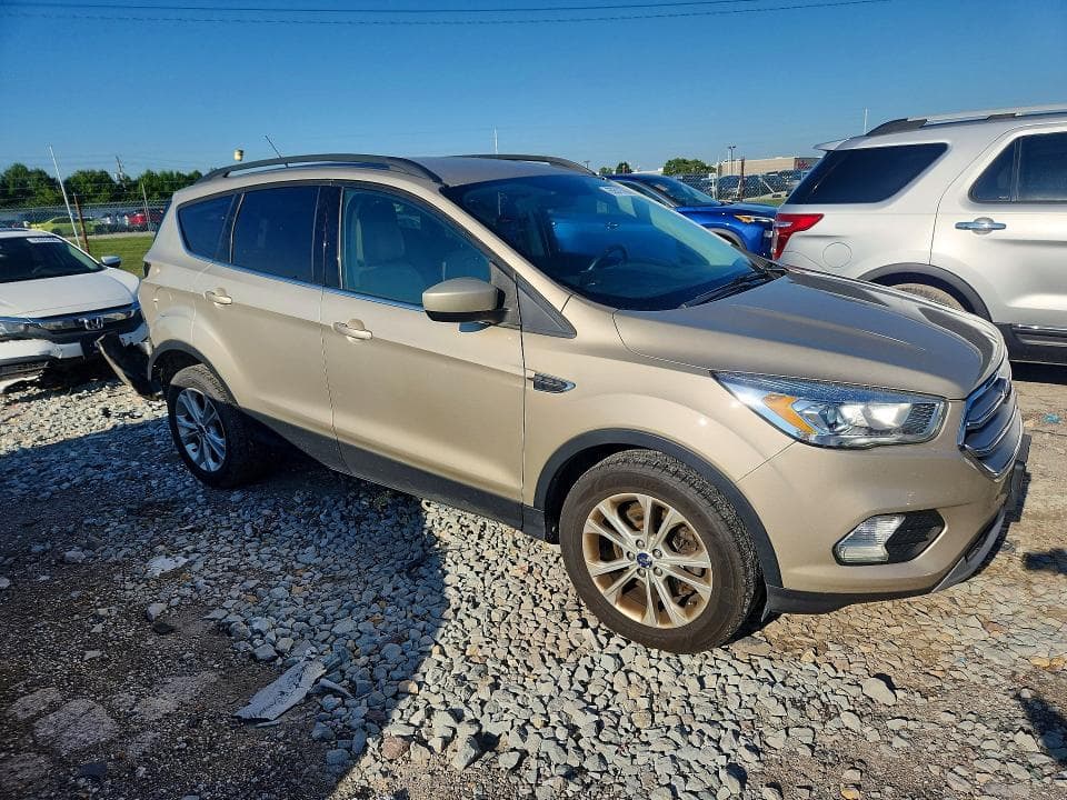 2017 FORD ESCAPE SE 4