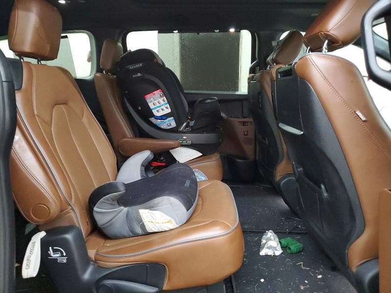2020 CHRYSLER PACIFICA LIMITED 11