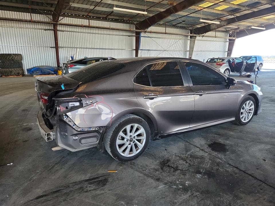 2022 TOYOTA CAMRY LE 3