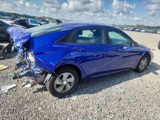 2024 HYUNDAI ELANTRA SE 3