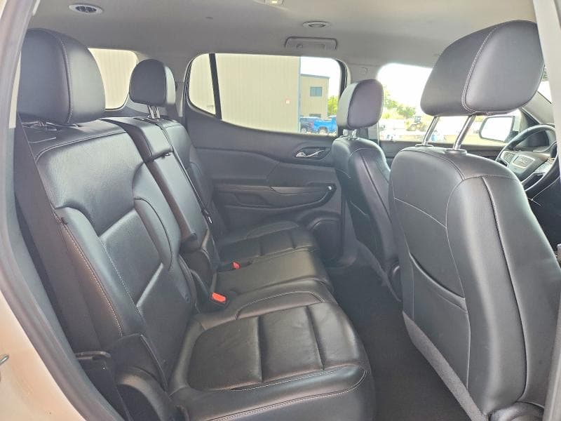2023 GMC ACADIA SLT 10