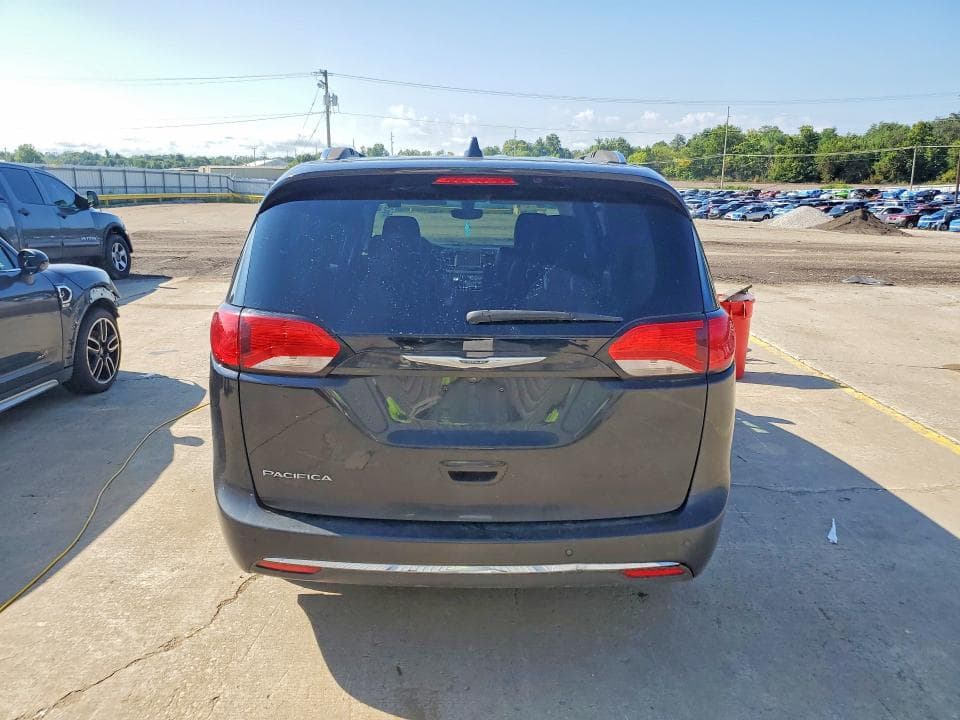 2020 CHRYSLER PACIFICA TOURING L 6