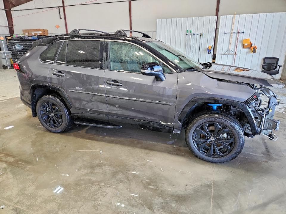2025 TOYOTA RAV4 XSE 4