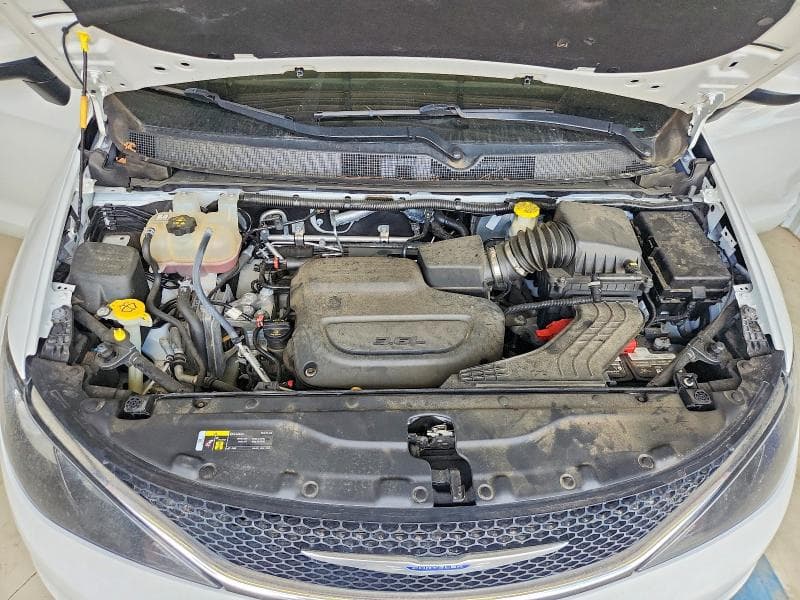 2020 CHRYSLER VOYAGER LXI 12