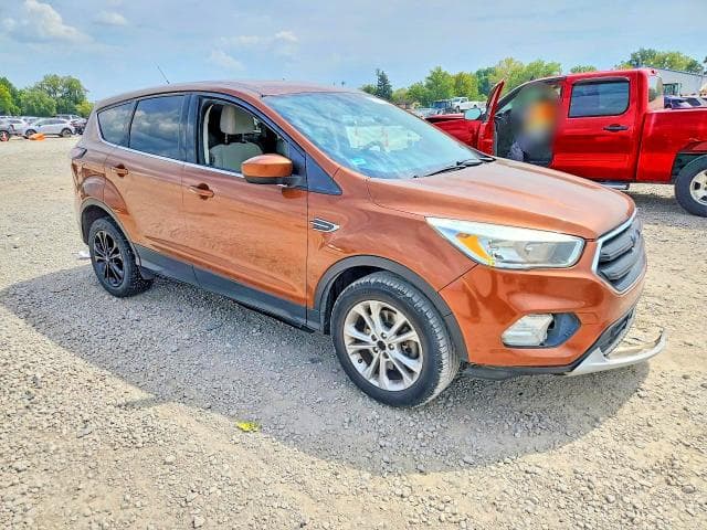 2017 FORD ESCAPE SE 4