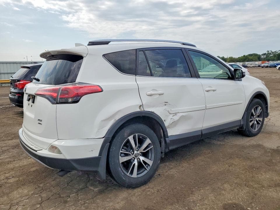 2017 TOYOTA RAV4 XLE 3