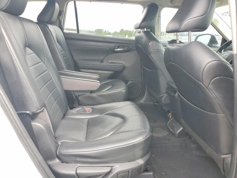 2022 TOYOTA HIGHLANDER XLE 11