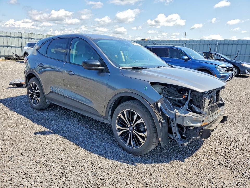 2022 FORD ESCAPE SE 4