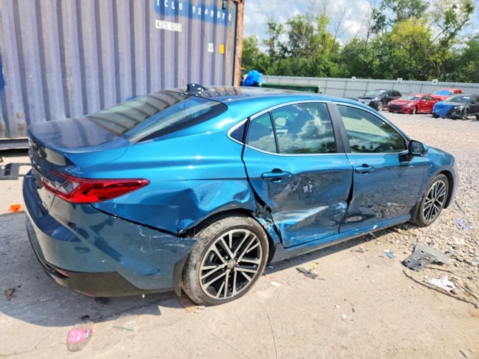 2025 TOYOTA CAMRY XLE 3