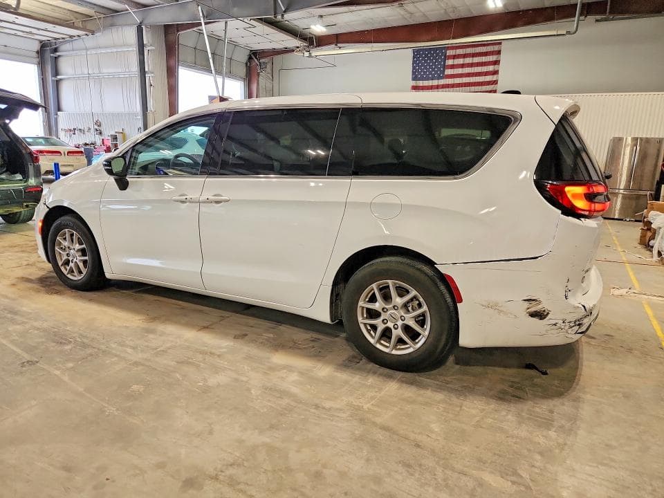 2024 CHRYSLER PACIFICA TOURING L 2