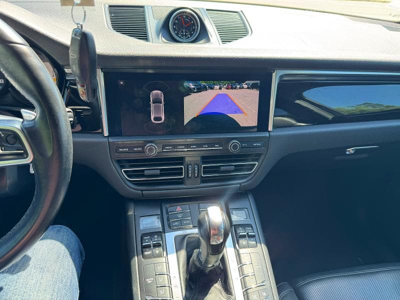 2020 PORSCHE MACAN 10