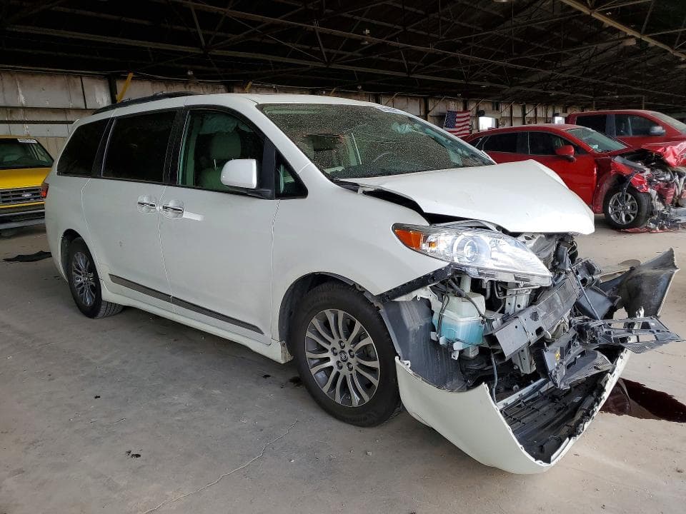 2020 TOYOTA SIENNA XLE PREMIUM 8-PASSENGER 4
