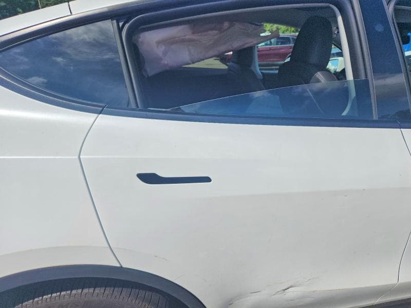 2024 TESLA MODEL Y 10