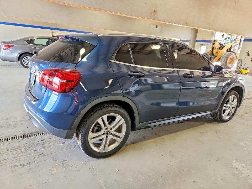 2020 MERCEDES-BENZ GLA 250 4MATIC 3