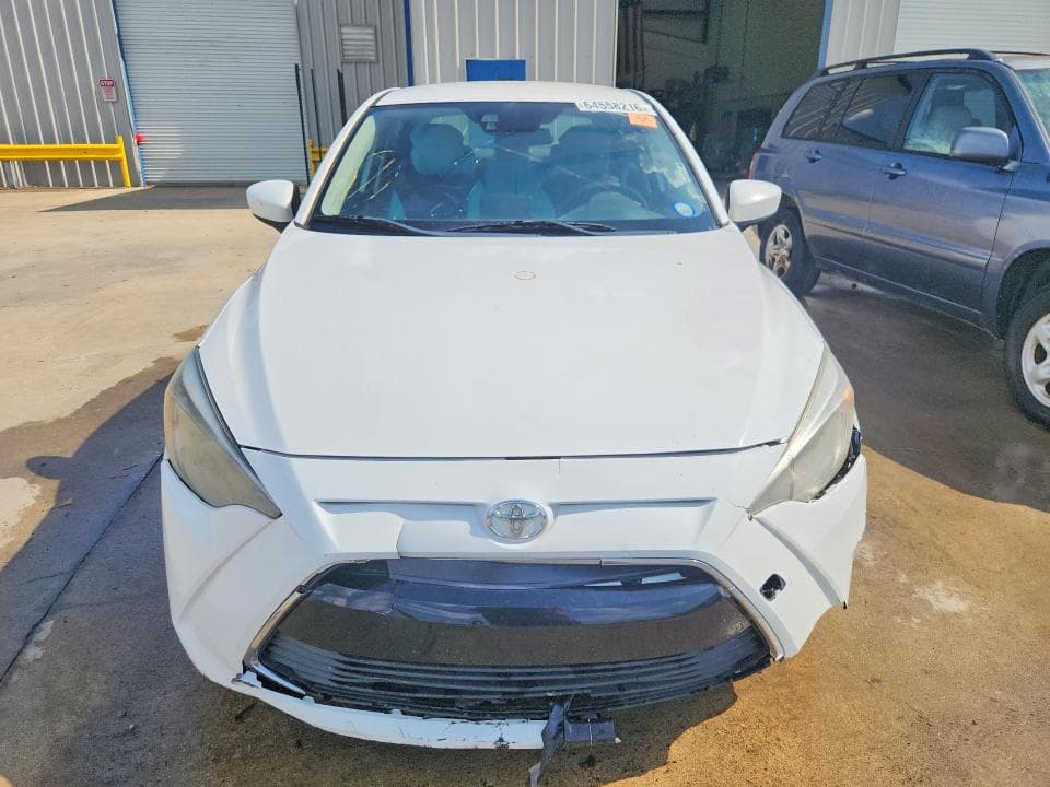 2017 TOYOTA YARIS IA BASE 5