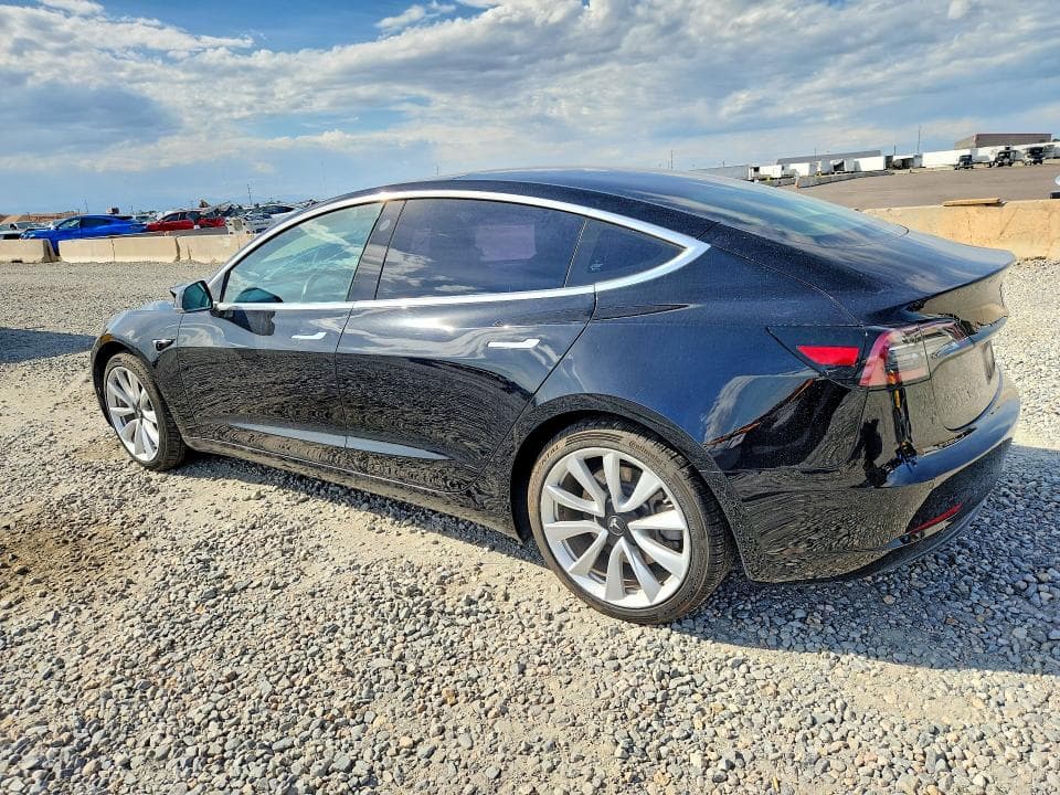 2018 TESLA MODEL 3 2