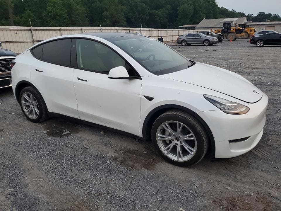 2023 TESLA MODEL Y 4