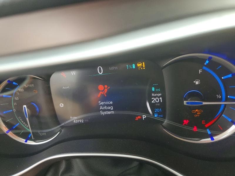2017 CHRYSLER PACIFICA EHYBRID PLATINUM 9