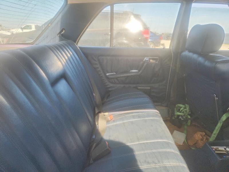 1982 MERCEDES-BENZ 300 D 10