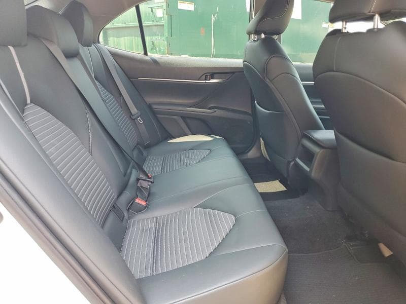 2018 TOYOTA CAMRY SE 10