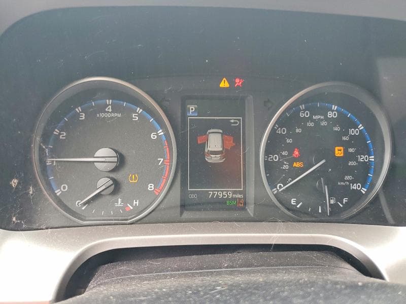 2018 TOYOTA RAV4 XLE 9