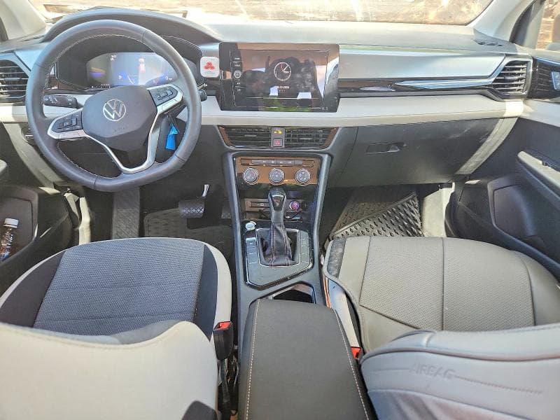 2025 VOLKSWAGEN TAOS 8