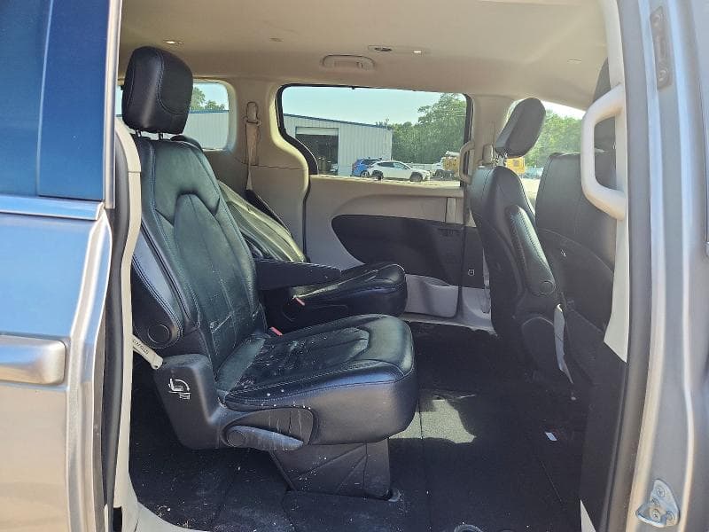 2021 CHRYSLER PACIFICA TOURING L 11