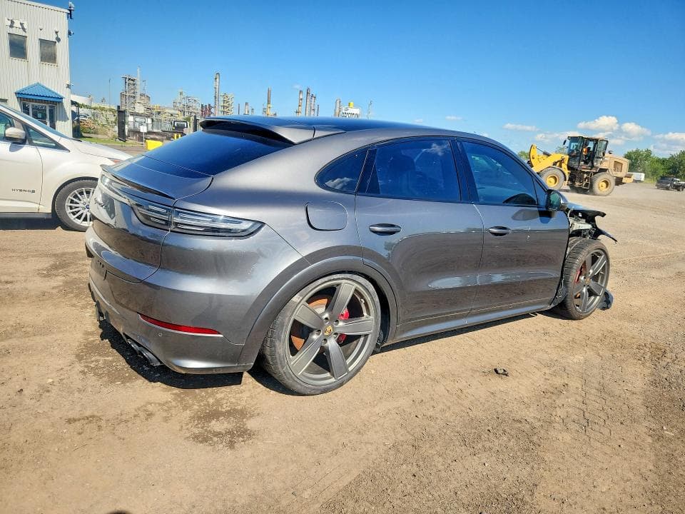 2021 PORSCHE CAYENNE GTS COUPE 3