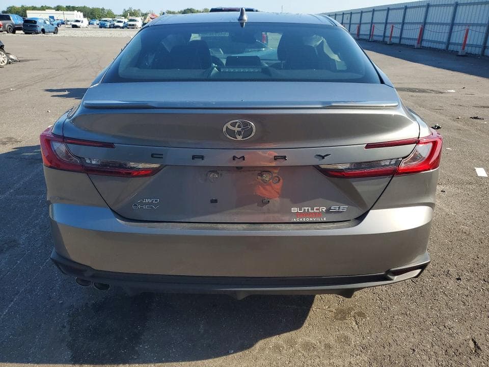 2025 TOYOTA CAMRY SE 6