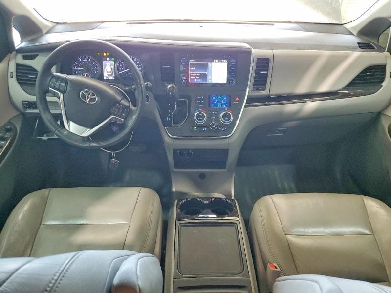 2018 TOYOTA SIENNA XLE 8-PASSENGER 8