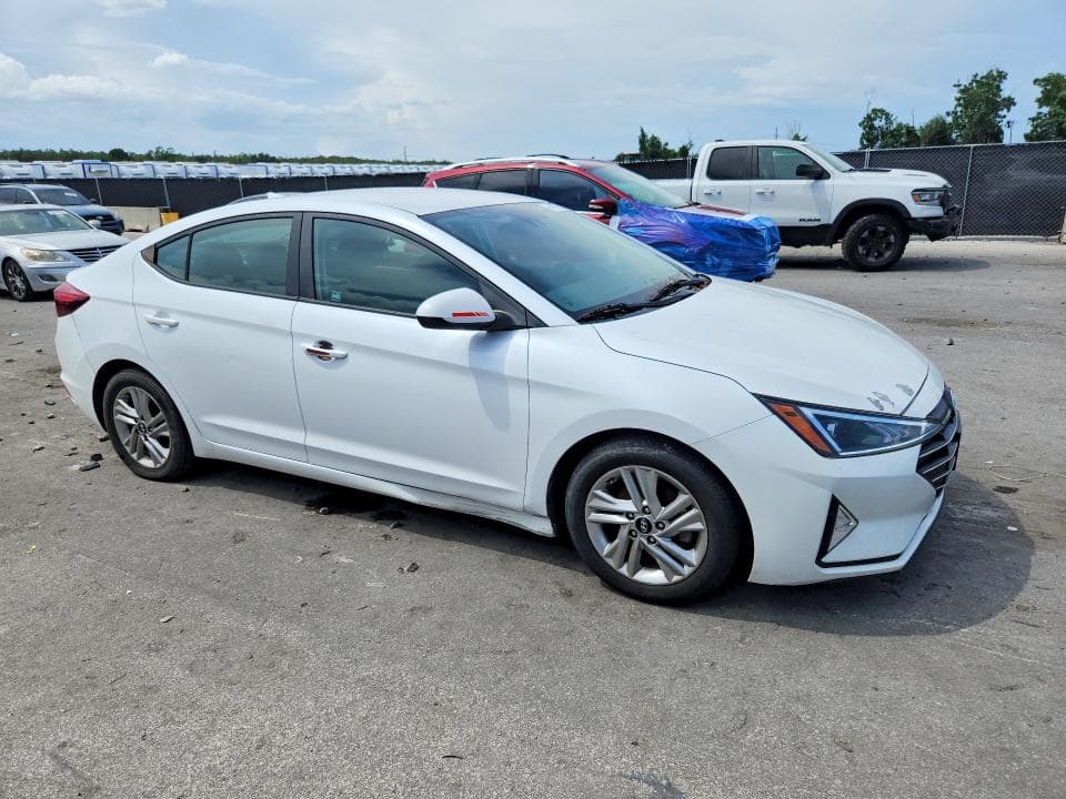 2020 HYUNDAI ELANTRA SEL 4