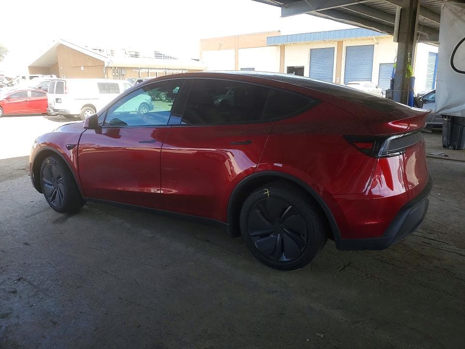 2026 TESLA MODEL Y 2