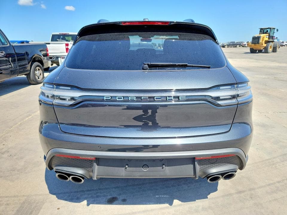 2026 PORSCHE MACAN BASE 6