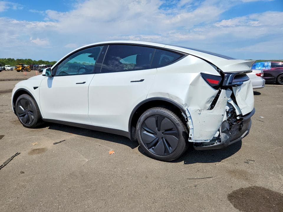 2026 TESLA MODEL Y 2