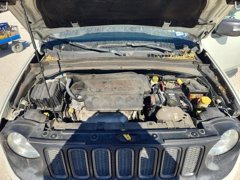 2017 JEEP RENEGADE TRAILHAWK 11